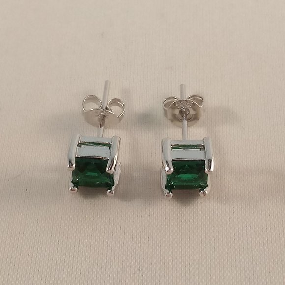 925 Sterling Silver Square Emerald Green Diamond Zircon Stud Earrings .71ctw ea. - Picture 2 of 4